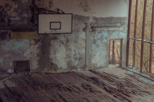 Co czeka na kibiców podczas meczów Stali w Hali Arena – przewodnik po sektorach i udogodnieniach