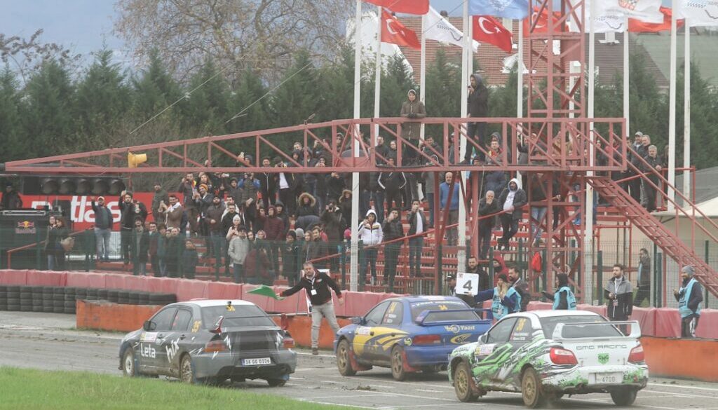 Kulisy pracy sztabu szkoleniowego Stali Ostrów – rola trenera i asystentów